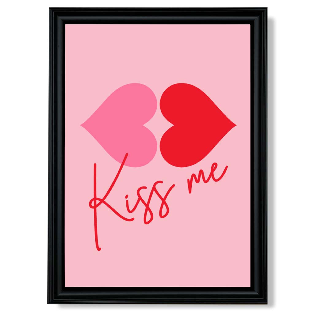 Kiss Me Heart Lips print in Black Scoop Frame